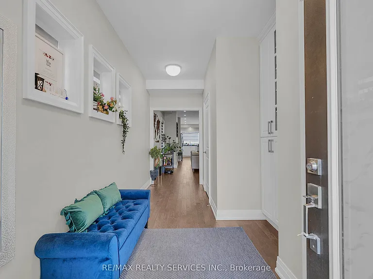 6 Lollard Way — Photo 4