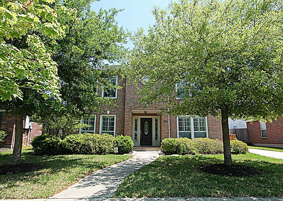 YOU WILL LOVE COMING HOME TO THIS BEAUTIFUL PERRY HOME