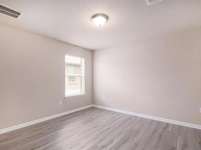 11301 Dawes Pl — Photo 9