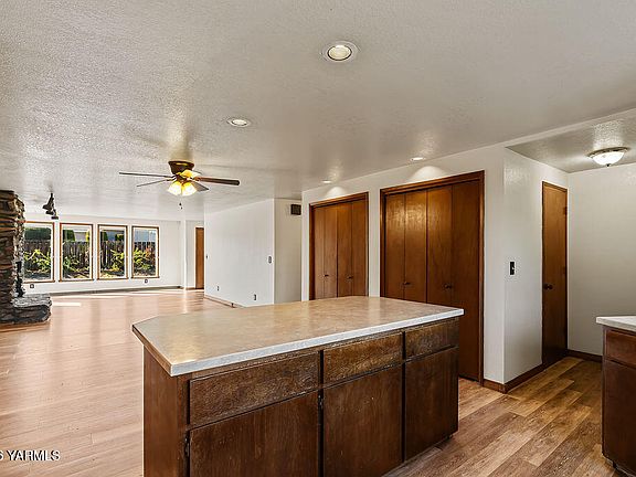 5th image of 3805 W Prasch Ave