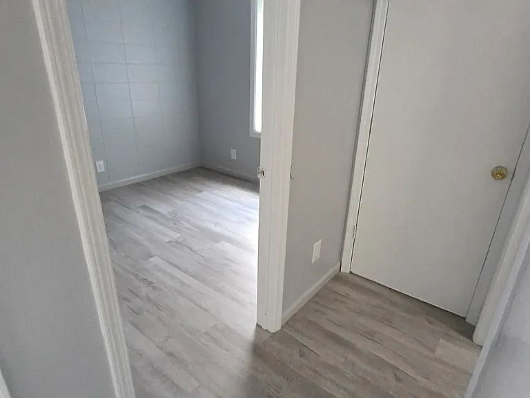 625 Village Ln #5 — Photo 4