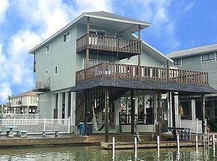 341 Admiral Cir, Tiki Island, TX 77554