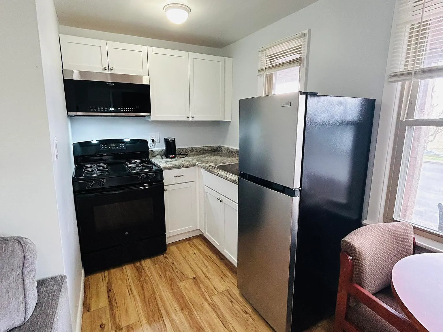 1 bed, 650 sqft, $1,125 — Photo 3