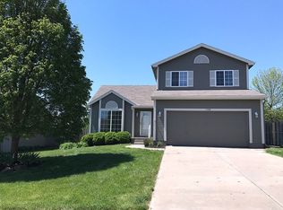 1708 Ridgeview Dr, Papillion, NE 68046