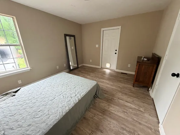 1392 Bucksnort Rd, Jackson, GA 30233