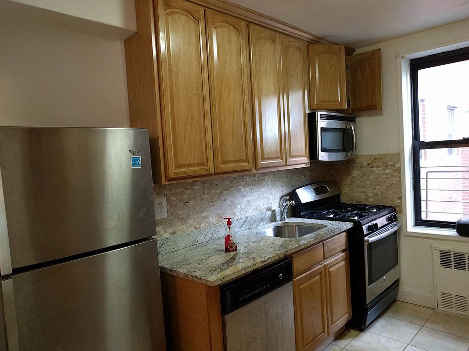 2nd image of 400 E 14th St APT 2E