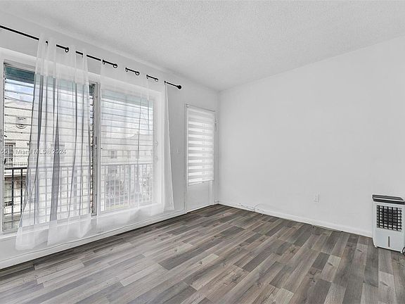 3rd image of 1150 Euclid Ave #1A
