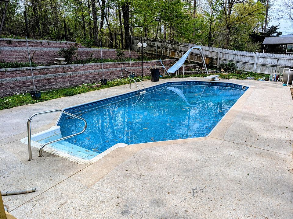 2nd image of 262 Fox Run Cir S