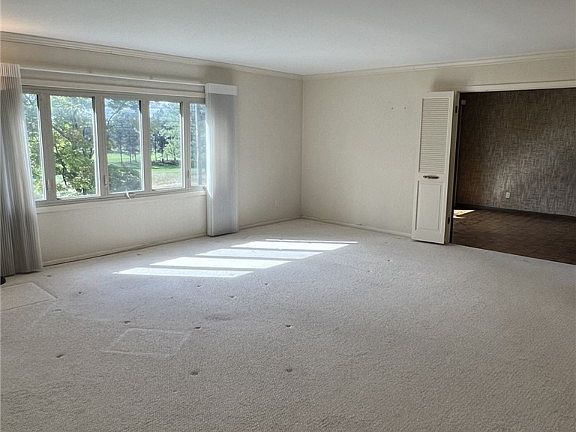 3rd image of 22655 Chagrin Blvd APT 310