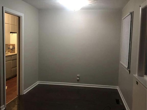 3rd image of 2033 Ayers Ave