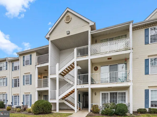 92 Iroquois Dr, Absecon, NJ 08205