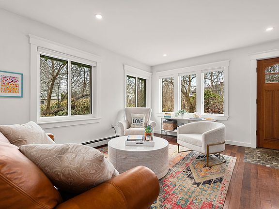 4th image of 11 Stockholm Ave
