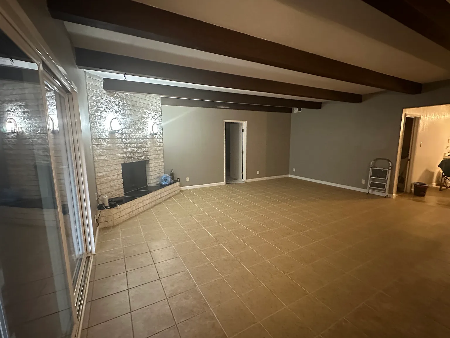 4 bed, 2030 sqft, $4,200 — Photo 3