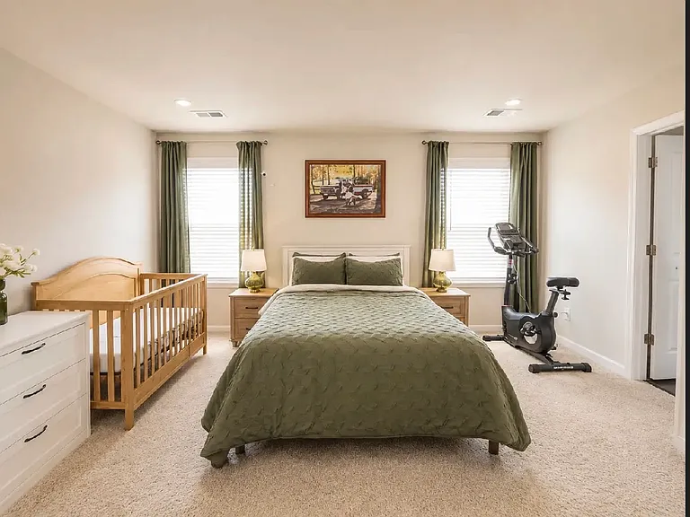 1136 Crescent Moon Loop — Photo 11