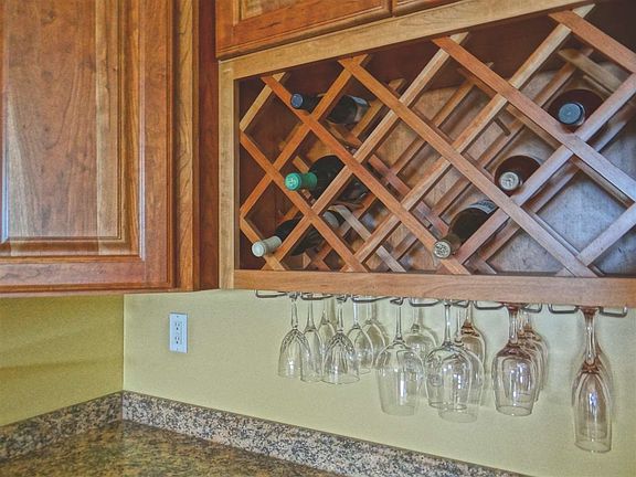 4th image of 717 Tiffany Ct