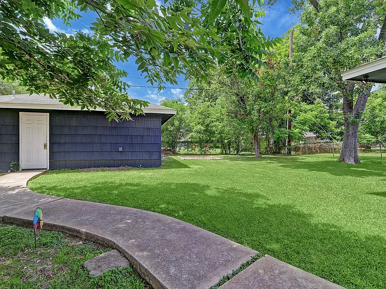 5146 Stuyvesant Ln — Photo 17
