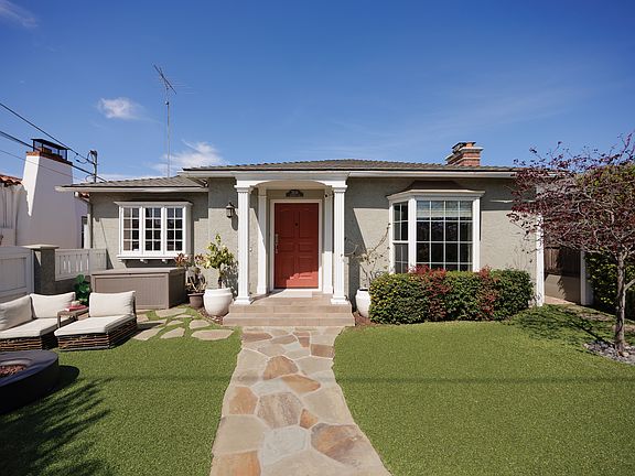Welcome home! This 1938 Charming 3/2.5 is 2,100 Sqft and sits only 2 blocks from all that North Park has to offer!