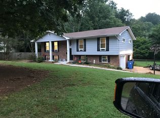 8420 Iris Dr, Chattanooga, TN 37421