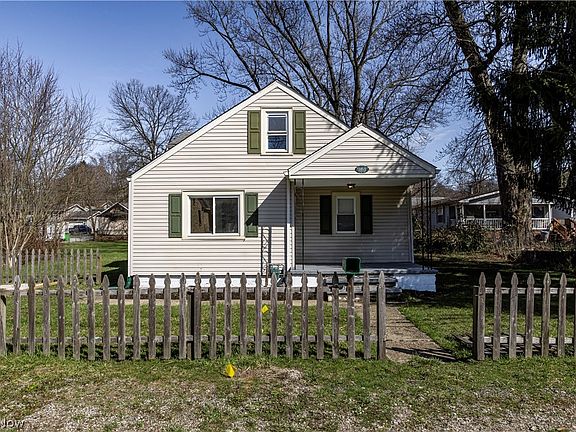 2nd image of 1463 4th St