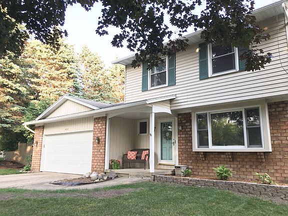 2nd image of 4054 Kentridge Dr SE