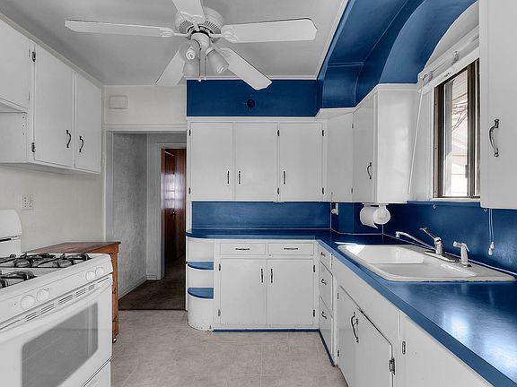 5th image of 7689 S Locust St