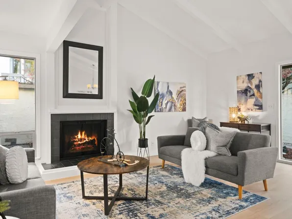 19119 Vineyard Ln, Saratoga, CA 95070