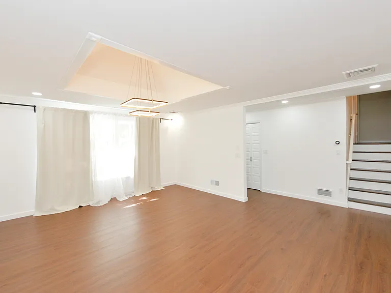 38 Griswold Pl — Photo 3