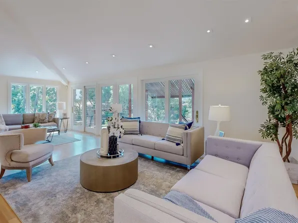 131 Kinross Drive, San Rafael, CA 94901