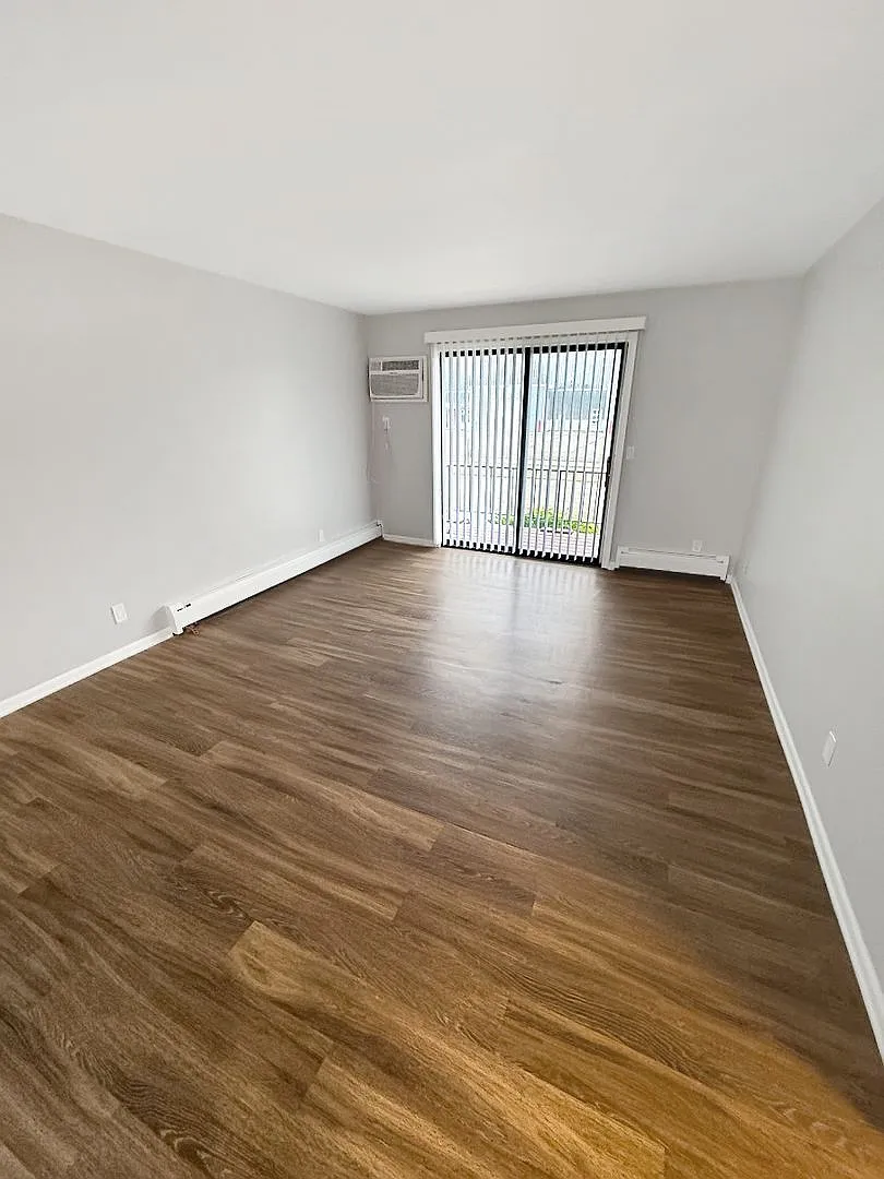 1720 Porter St SW — Photo 3