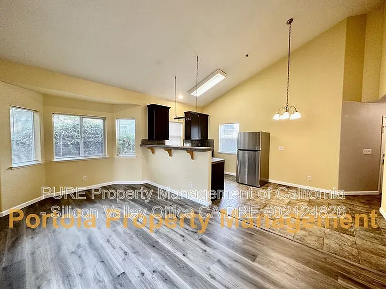 126 Hunolt St #A — Photo 5