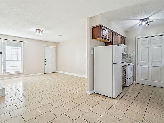 4th image of 1616 Cherry St