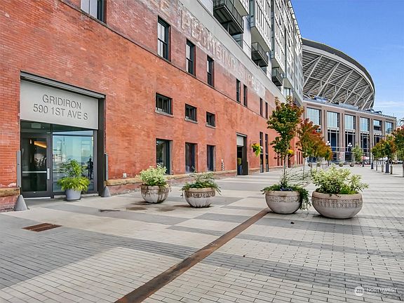 2nd image of 590 1st Avenue S #806
