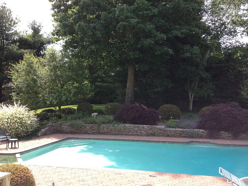 2nd image of 40 Brookside Pl