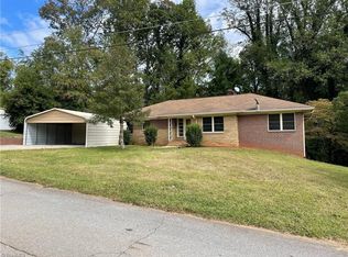 340 Hillcrest Dr, Elkin, NC 28621