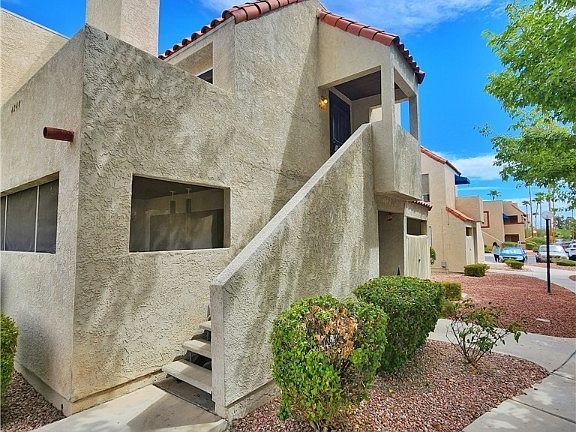 2nd image of 4240 Gannet Cir Unit 220
