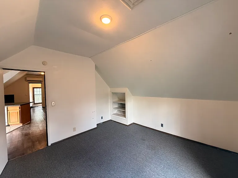 720 S Park St #4 — Photo 5
