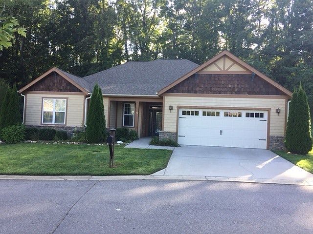 32 Pinebrook-Front View