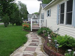 2nd image of 333 W 6th St