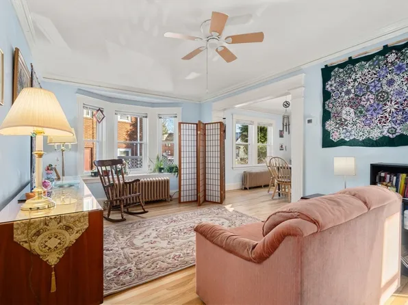 8 Breede Ter, Dedham, MA 02026