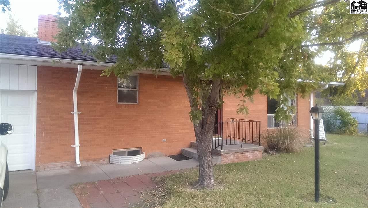 1406 N Severance St APT A, Hutchinson, KS 67501 Zillow