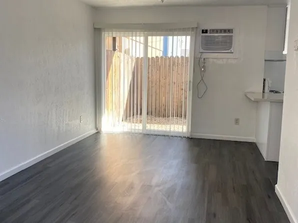 3240 W St, Sacramento, CA 95817