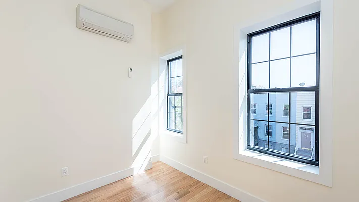 Rented by Nooklyn NYC LLC | media 38