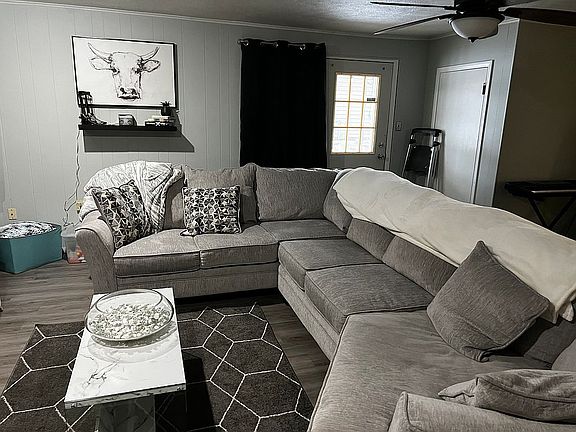 3rd image of 20861 Louise Ln