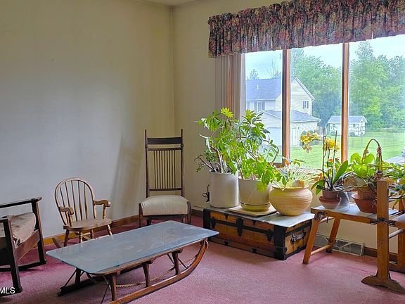 4th image of 72 Magnolia Circle