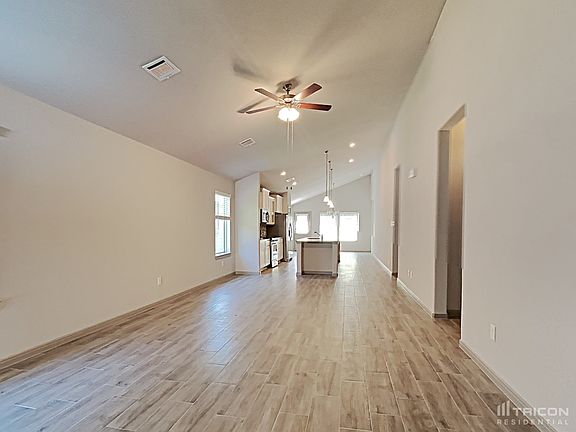 3rd image of 9825 Glen Brook Ln