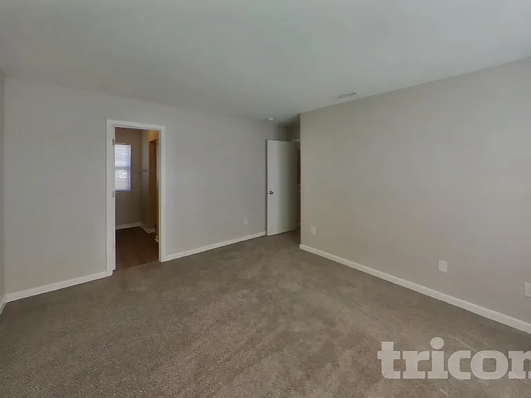 3203 Brandenburg Dr — Photo 7