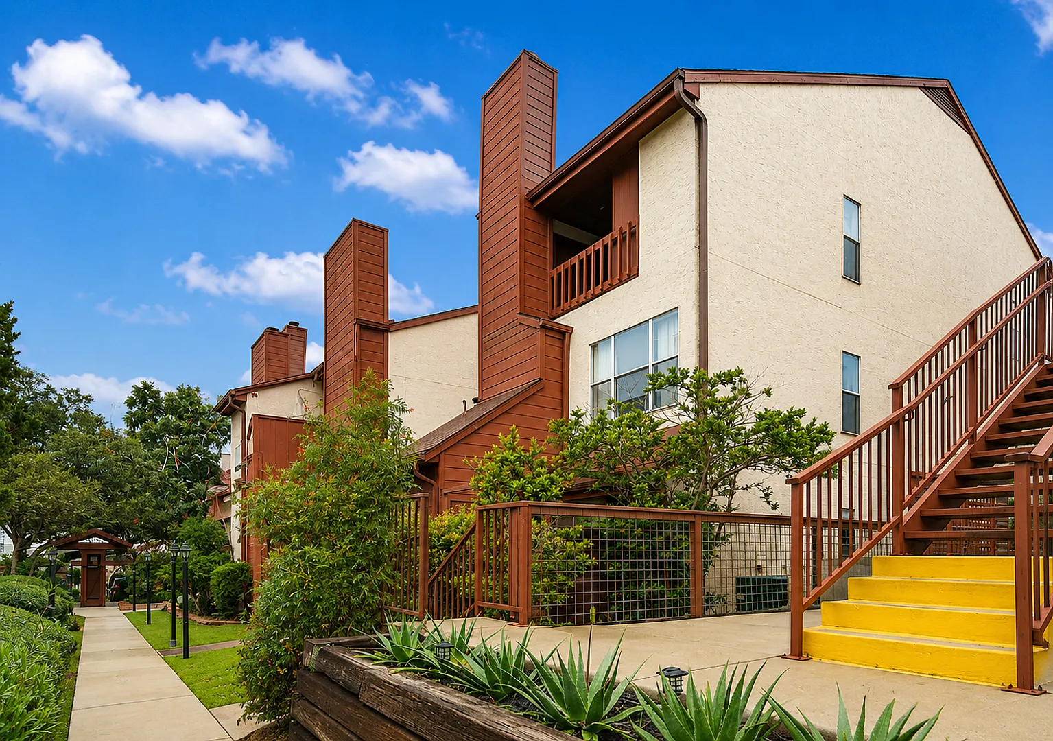 Beautiful 2 Br Condo In Desired Gated Community - North East San Antonio - Centrally Located — Photo 1