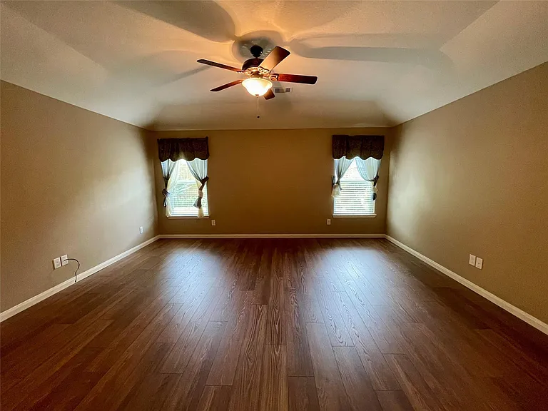 2035 Borthwick Ln — Photo 25