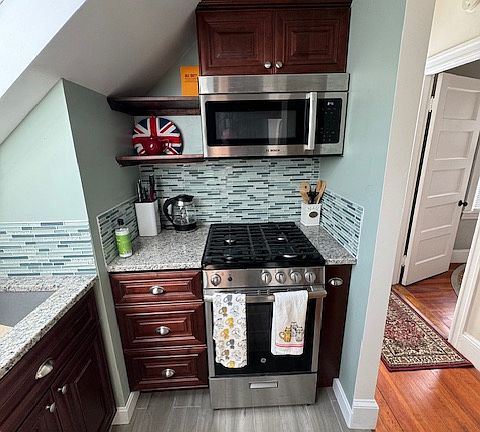 4th image of 18 Belair Ave #3