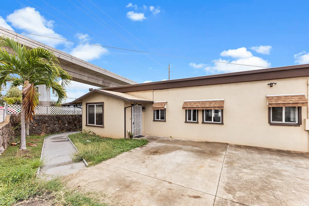 Building Photo - 94-1088 Farrington Hwy